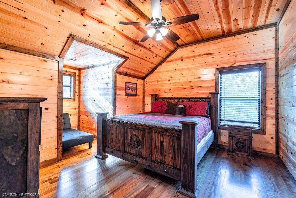 Iron Horse Lodge Sleeps 18, Games, Fire Pit, Hot Tub, Ev, More Broken Bow Ngoại thất bức ảnh