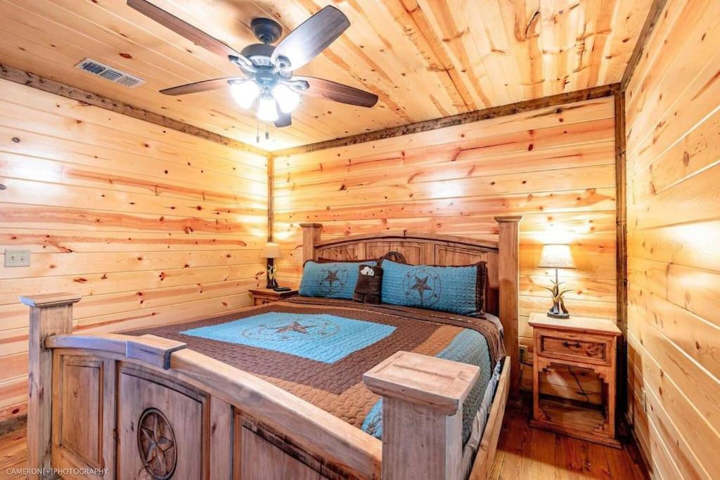Iron Horse Lodge Sleeps 18, Games, Fire Pit, Hot Tub, Ev, More Broken Bow Ngoại thất bức ảnh