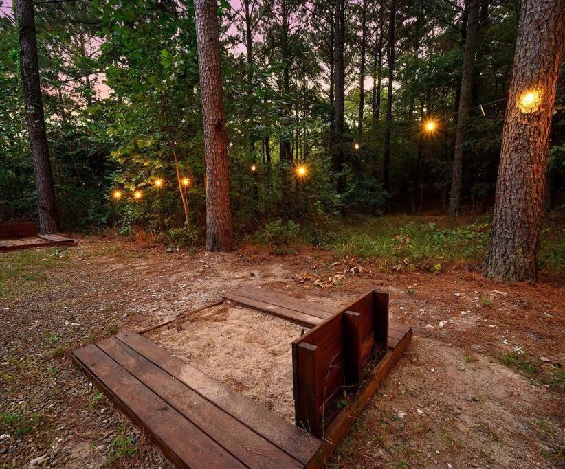 Iron Horse Lodge Sleeps 18, Games, Fire Pit, Hot Tub, Ev, More Broken Bow Ngoại thất bức ảnh