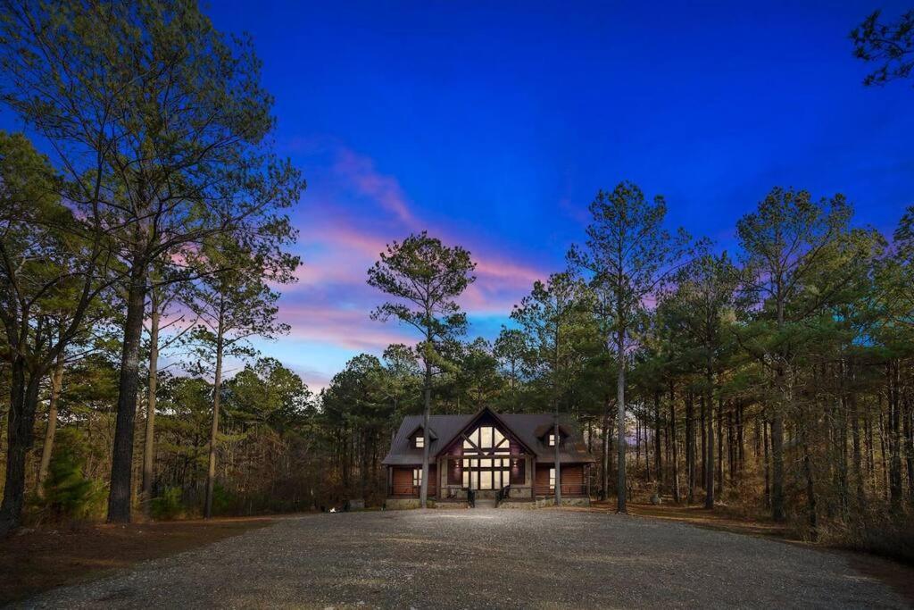 Iron Horse Lodge Sleeps 18, Games, Fire Pit, Hot Tub, Ev, More Broken Bow Ngoại thất bức ảnh